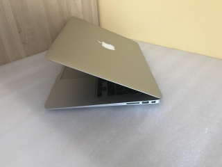 Apple MacBook Air 13, DE stříbrná A1466